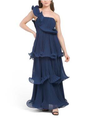 Badgley Mischka - PLEATED TIERED ONE SHOULDER GOWN WITH RUFFLE SHOULDER